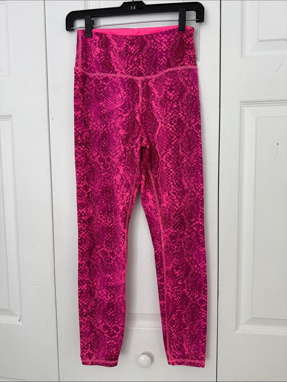 IVL High-Rise Hot Pink Snake-Print Leggings Size 6